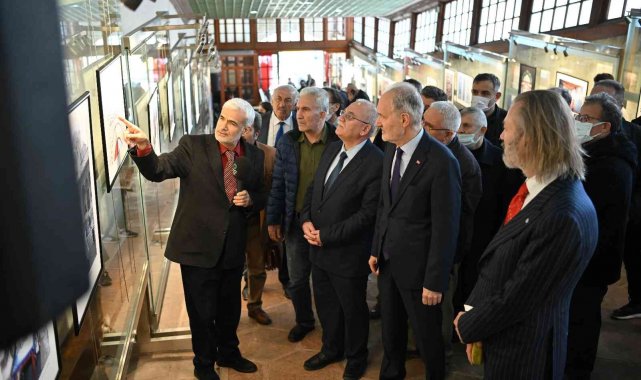 Eminönü Yeni Camii'nin 425 yıllık tarihi kitaplaştırıldı