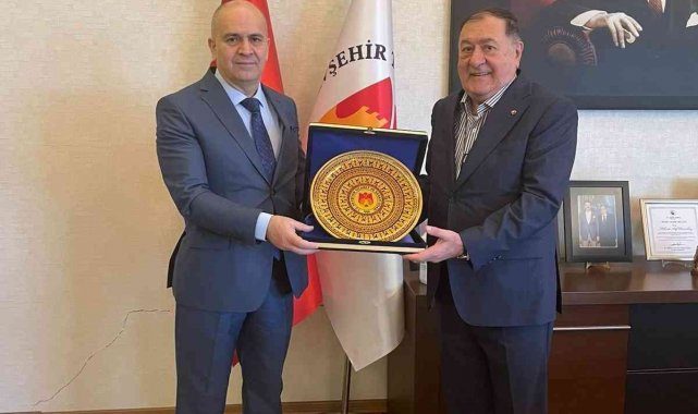 Emniyet Müdürü Artunay'dan Başkan Parmaksız'a veda ziyareti