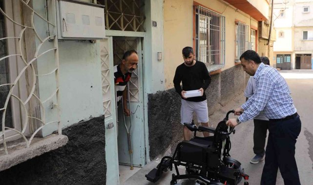 Engelli gence çifte bayram yaştan hediye