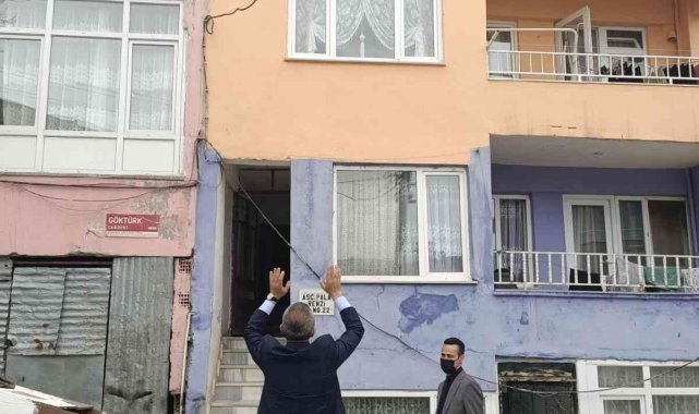 Erdek'te ihtiyaç sahiplerinin evleri temizleniyor