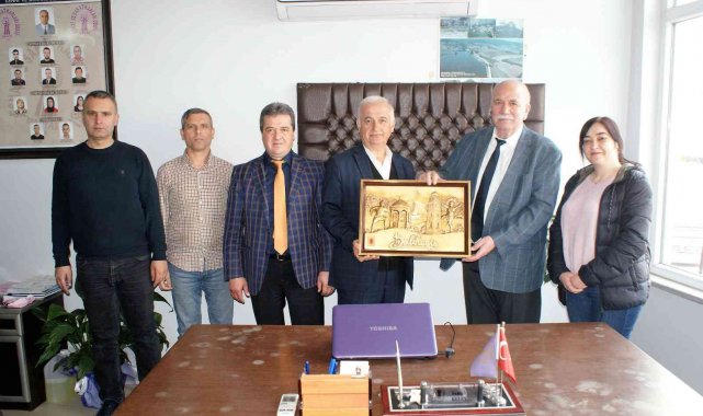 Erdem'den Manyas'a hayırlı olsun ziyareti