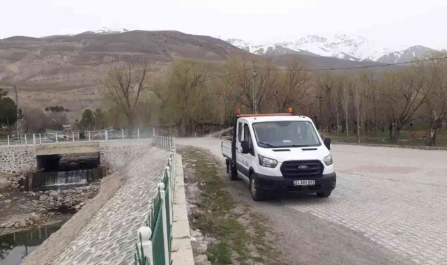 Erzincan'da sinek ve haşerelere karşı ilaçlama yapıldı