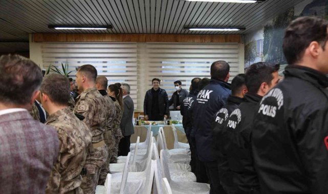Erzurum Valisi Memiş, polislerle iftar yemeğinde bir araya geldi