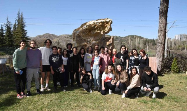 Eskişehir'de lise öğrencilerinden fidanlık gezisi