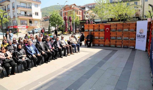 Ev hanımları arıcılık kursunu bitirdi, ilk kovanlar hediye edildi