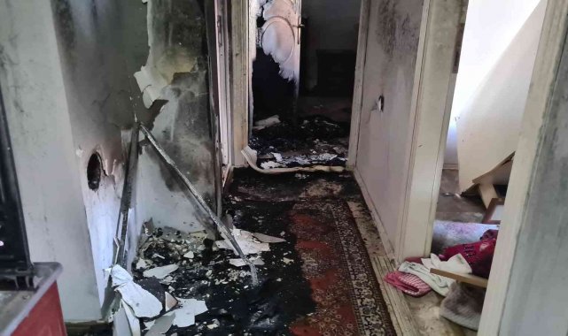 Ev ve içindeki eşyalar yangında kullanılmaz hale geldi