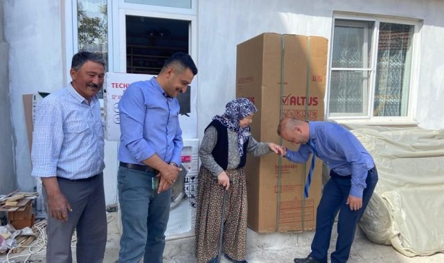 Evi yanan yaşlı kadına eşya desteği