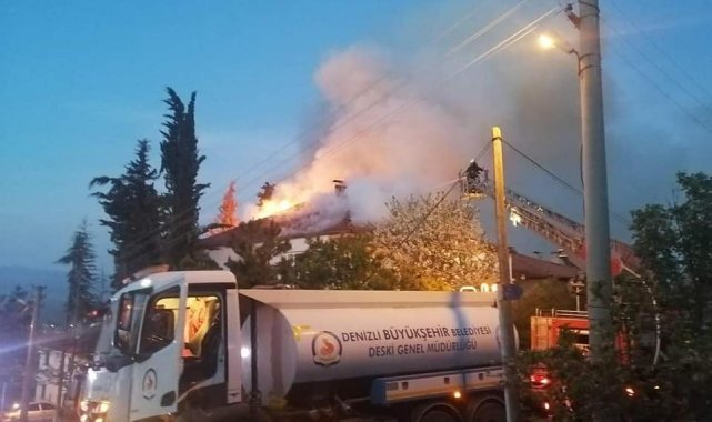 Evin çatısı alev alev yandı