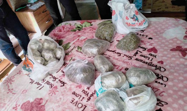 Evinde 4.5 kilo esrar çıktı "içiciyim" dedi