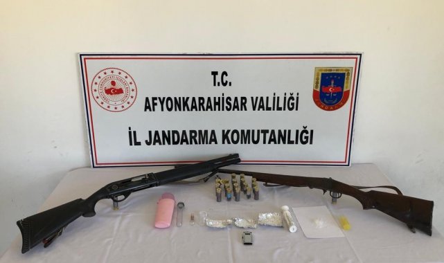 Evinde uyuşturucu satan şahıs tutuklandı