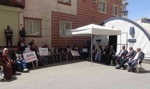 Evlat nöbetindeki baba, oğlunu HDP'den istiyor