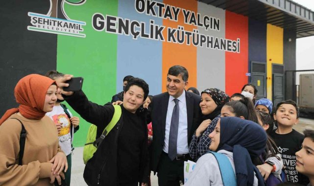 Fadıloğlu, Oktay Yalçın gençlik kütüphanesi öğrencilerini ziyaret etti