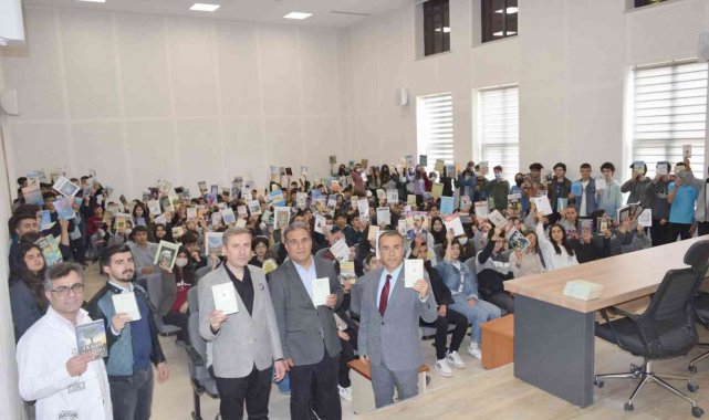 Fen Lisesi öğrencilerinden örnek davranış-