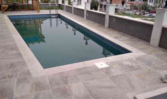 Fethiye'de yağmur suyu dolu havuza düşen 3 yaşındaki çocuk öldü