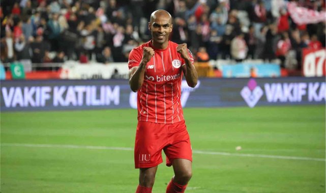 FT Antalyaspor'da defansın sigortası Naldo