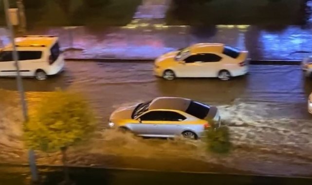 Gaziantep'te sağanak yağış hayatı felç etti