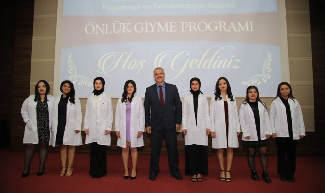 Geleceğin sağlıkçıları törenle önlük giydi