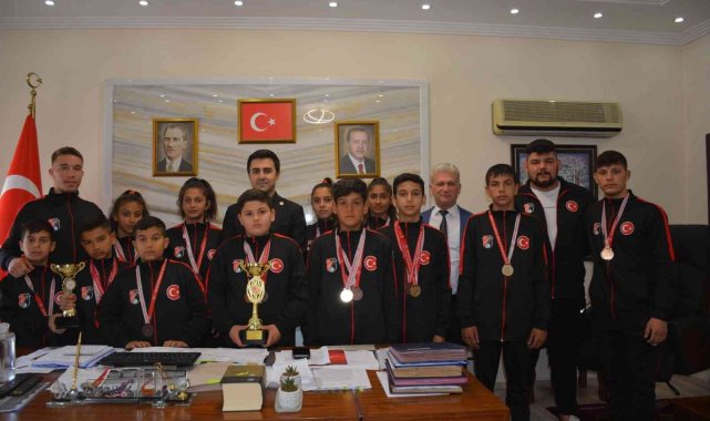 Genç güreşçilerden Kaymakam Çelik'e ziyaret