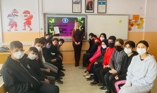 Gençler zararlı alışkanlıklara karşı bilgilendirildi