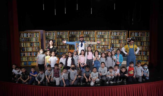 Gençlere "Kitap Kurdu" tiyatrosu