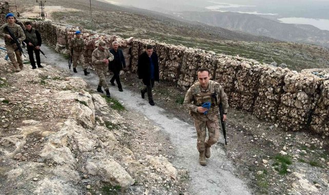 Gercüş Kaymakamı Sinanoğlu, üst bölgesinde askerle iftar açtı