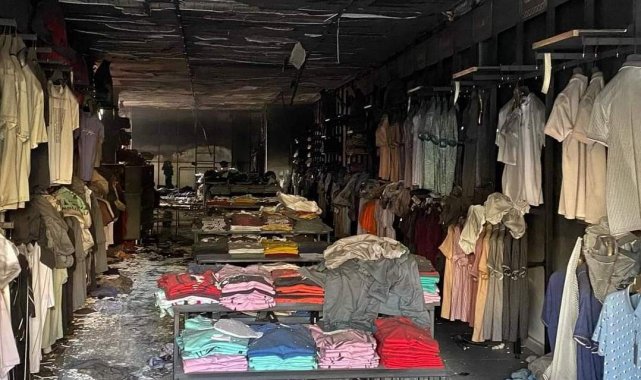Giyim mağazasında çıkan yangında tekstil ürünleri zarar gördü