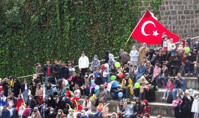 Göçmen ve sığınmacı çocuklar, 23 Nisan'ı kutladı