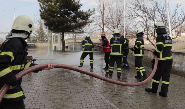 Gönüllülere 'Yangın Güvenliği ve Yangına Müdahale Teknikleri' Eğitimi verildi
