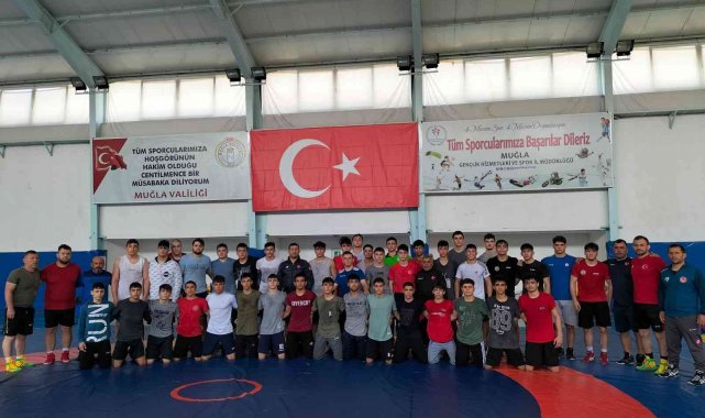 Grekoromen Yıldızlar Güreş Milli Takımı'nın Köyceğiz kampı sürüyor