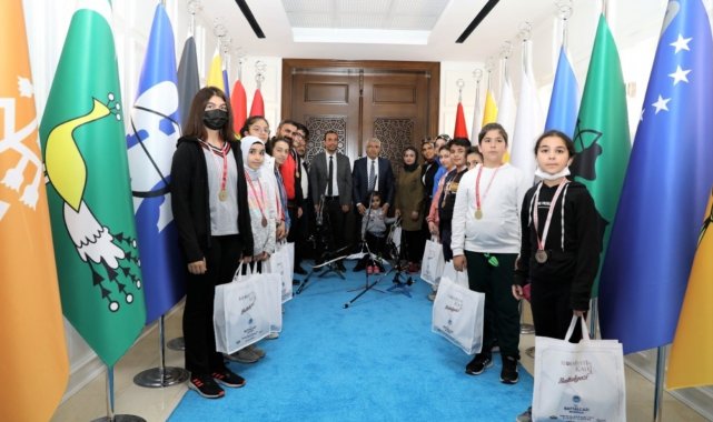 Güder, başarılı sporcularla buluştu