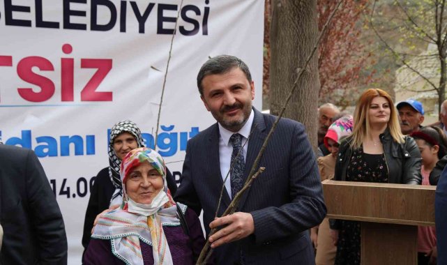 Gümüşhane Belediyesi 5 bin ceviz fidanı dağıttı