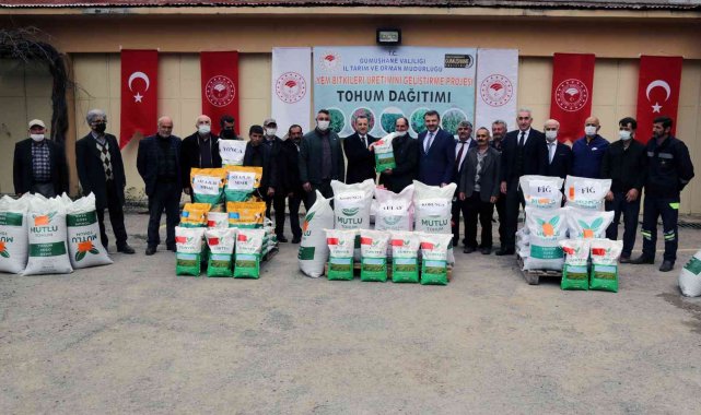 Gümüşhane'de üreticilere 46 ton yem bitkisi tohumu dağıtıldı