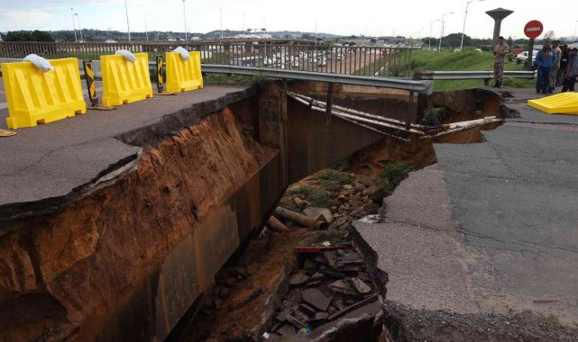 Güney Afrika&#039;daki selde hayatını kaybedenlerin sayısı 341&#039;e çıktı