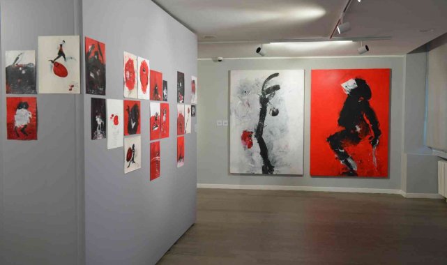 Habip Aydoğdu'dan "Kırmızı Yine Kırmızı" sergisi