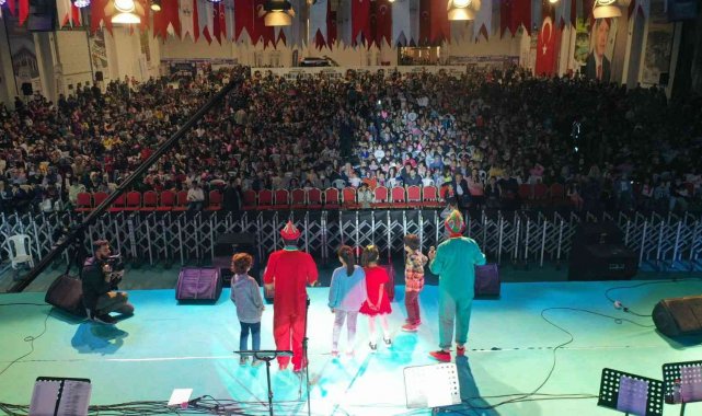 Hacivat Karagöz Orta Oyununa çocuklardan yoğun ilgi