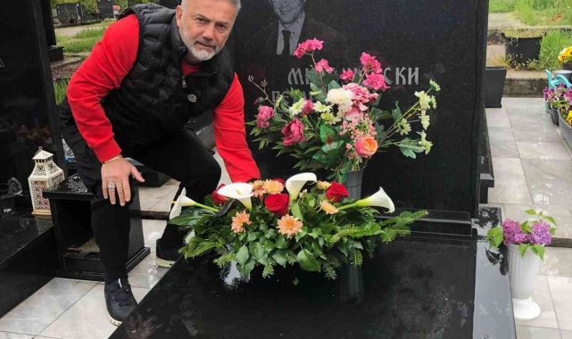 Hami Mandıralı'dan Makedonya'daki eski takım arkadaşının mezarına ziyaret