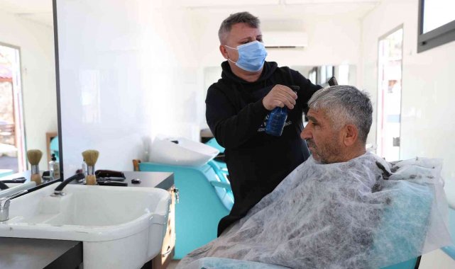 Hasta, yaşlı ve engelli bireylere evlerinde kuaför hizmeti