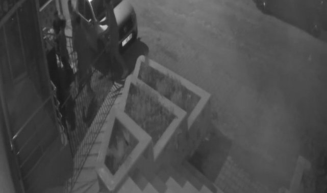 Hatay&#039;da üniversite öğrencileri arasındaki bıçaklı kavga kamerada