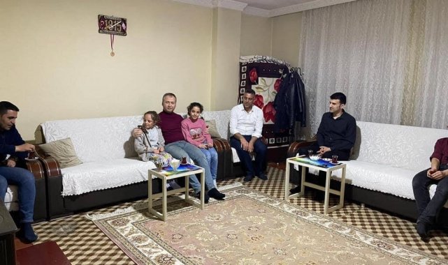 Hizan Kaymakamı Yelek, iftarını şehit ailesi ile birlikte açtı