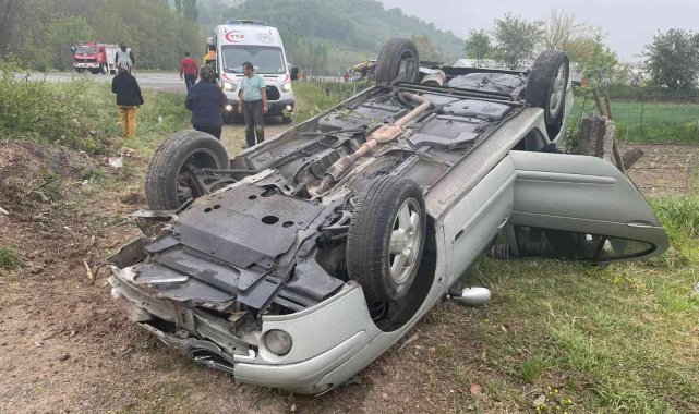 Hızını alamayıp şarampole yuvarlandı: 1 yaralı