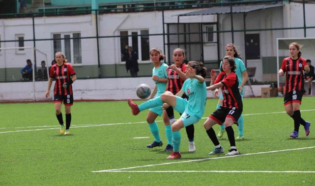 Horozkentspor, Afyon'u 8 golle geçti
