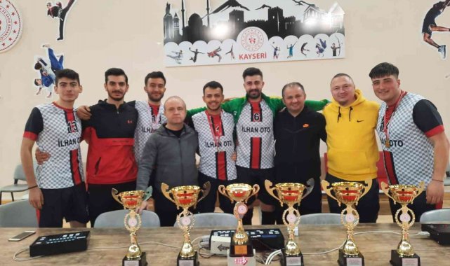 Hürriyet MTAL Kupalara ambargo koydu