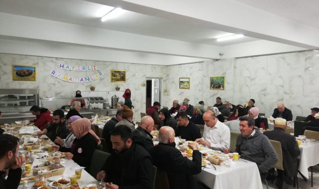 Huzurevi sakinleri ile iftar programında bir araya geldiler