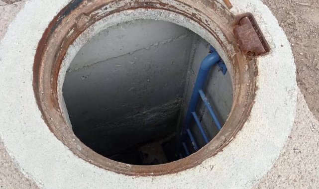 İçme suyu hattındaki rögar kapaklarını çaldılar