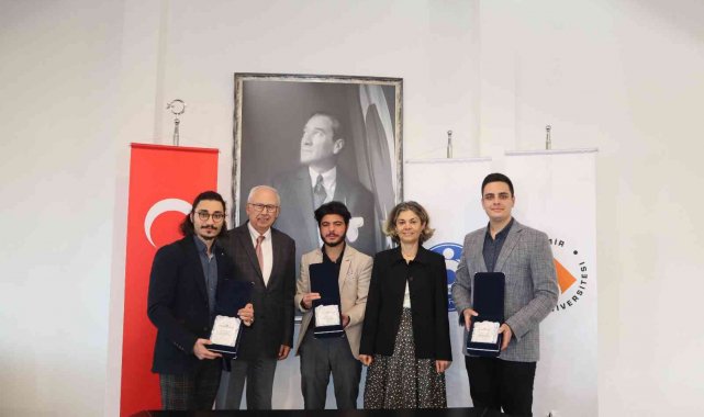 İEÜ'lü gençler Türkiye üçüncüsü