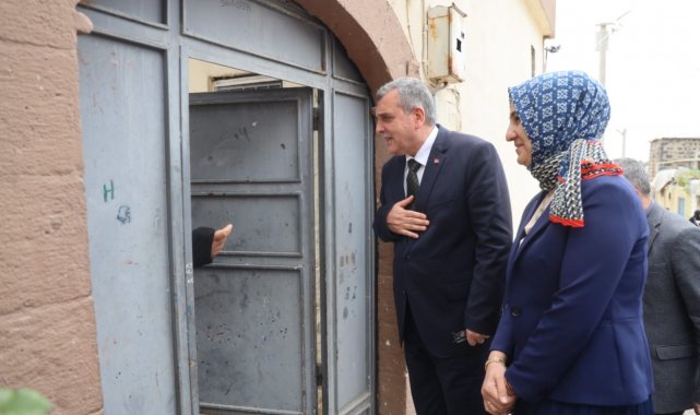 İftar öncesi kapı kapı dolaştı