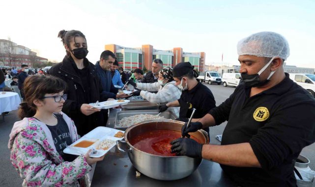 İftar sofrası Çamlıca Mahallesi&#039;ne kuruldu