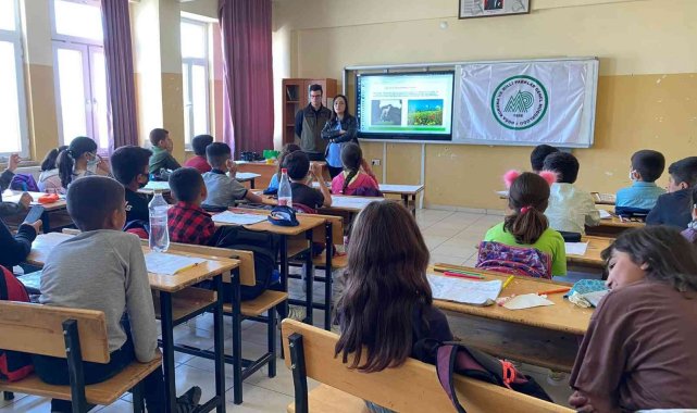 Iğdır'da öğrencilere doğa eğitimi