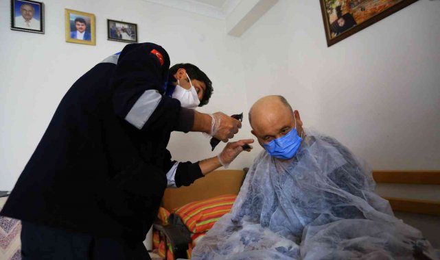 İhtiyaç sahibi vatandaşların Bayram bakımı Büyükşehir&#039;den