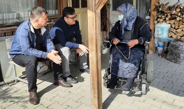 İhtiyaç sahiplerine Ramazan kolisi dağıtılıyor